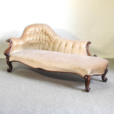 Lot 728 - A Victorian chaise longue