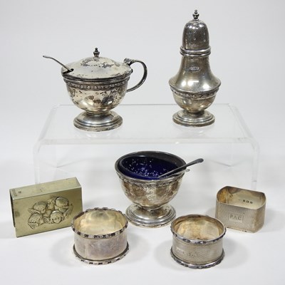 Lot 70 - A collection of silver