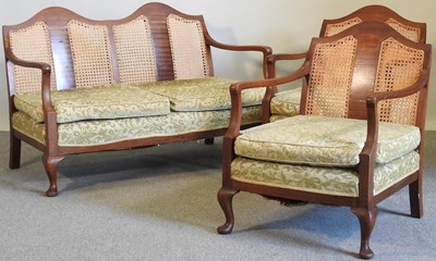 Lot 212 - A bergere suite