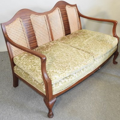 Lot 212 - A bergere suite