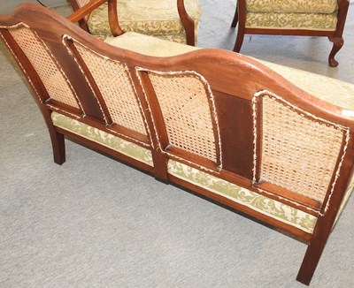 Lot 212 - A bergere suite