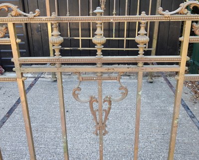 Lot 668 - A brass bedstead