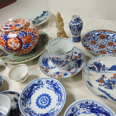 Lot 279 - A collection of oriental porcelain