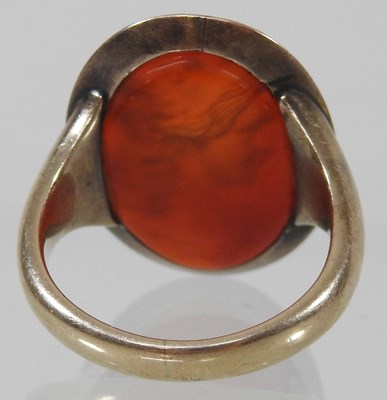 Lot 145 - A signet ring