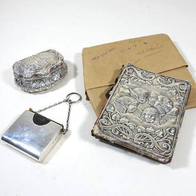 Lot 298 - A collection of silver