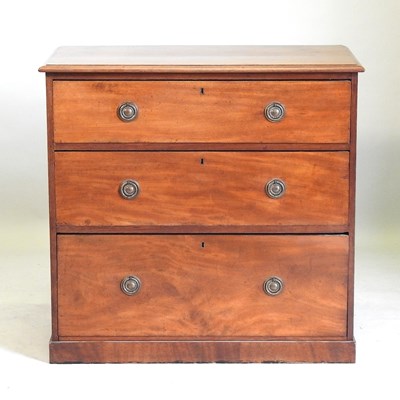 Lot 752 - A Victorian mahogany chest