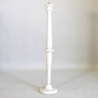 Lot 618 - A standard lamp