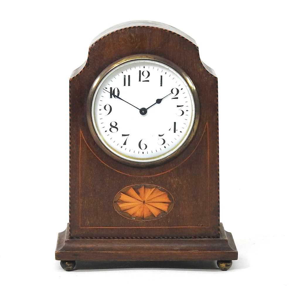 Lot 468 - An Edwardian clock