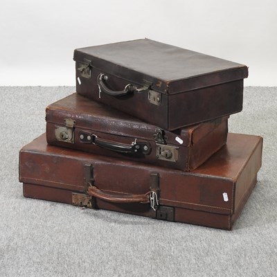 Lot 359 - A vintage leather suitcase