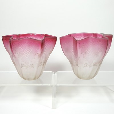 Lot 450 - A pair of glass shades