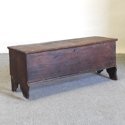 Lot 373 - An elm coffer