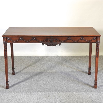 Lot 561 - An Edwardian side table