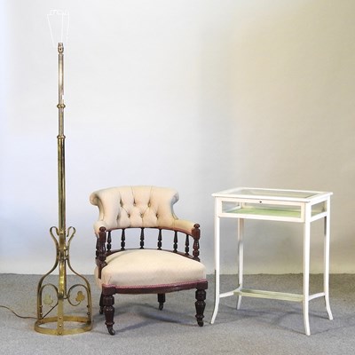 Lot 521 - A table, chair and lamp