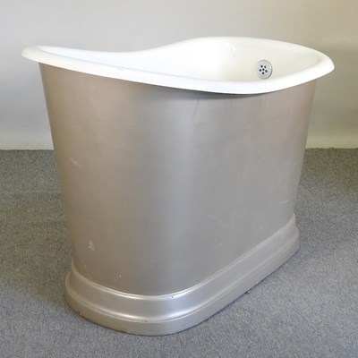 Lot 462 - A free-standing bath