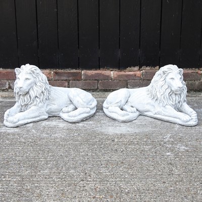 Lot 424 - A pair of lions