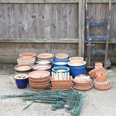 Lot 495 - A collection of garden pots