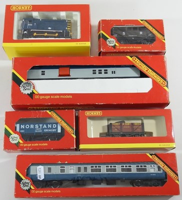 Lot 190 - A collection of toy trains