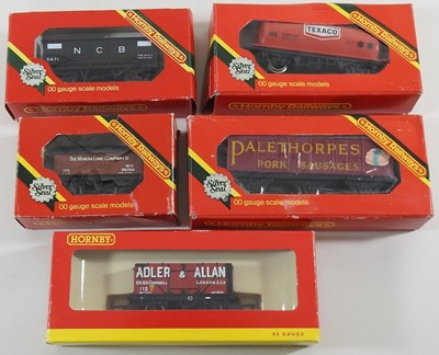 Lot 190 - A collection of toy trains