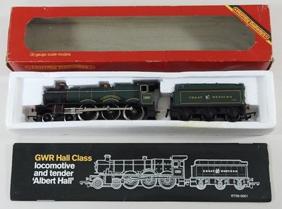 Lot 190 - A collection of toy trains