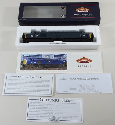 Lot 190 - A collection of toy trains