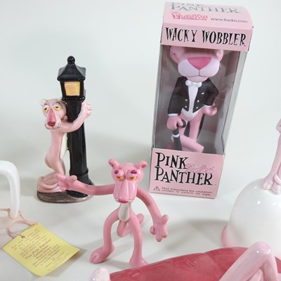 Lot 525 - A collection of Pink Panther novelty items