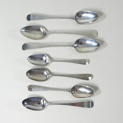 Lot 184 - A collection of silver teaspoons