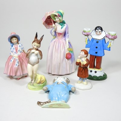 Lot 52 - A collection of figures