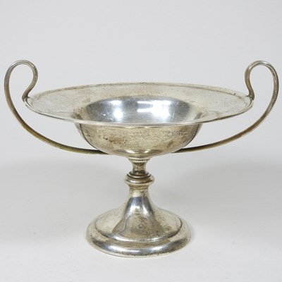 Lot 9 - A silver bowl