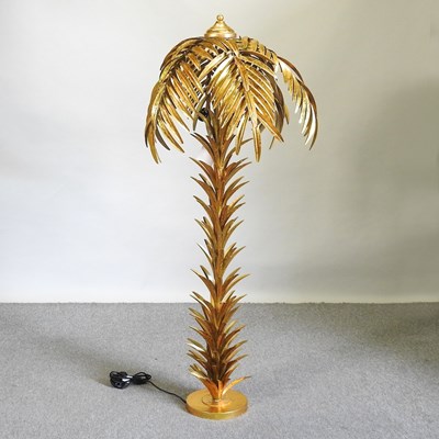 Lot 442 - A floor lamp