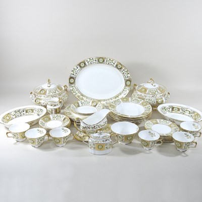 Lot 114 - A Royal Crown Derby service