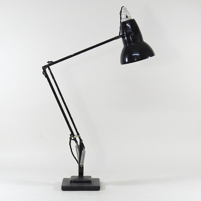 Lot 210 - An angle poise lamp