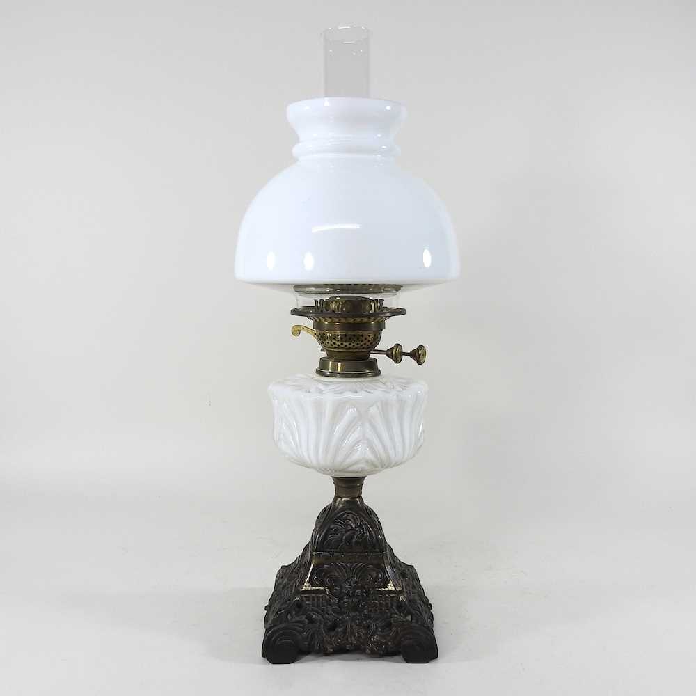 Lot 481 - A oil lamp