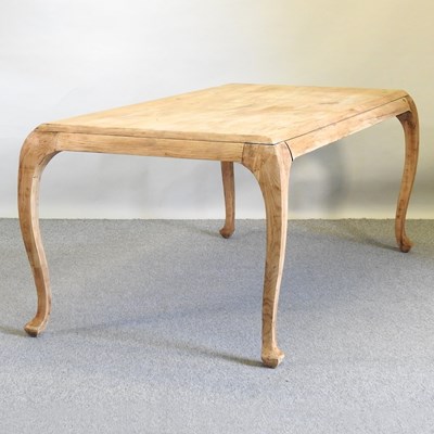 Lot 300 - A dining table