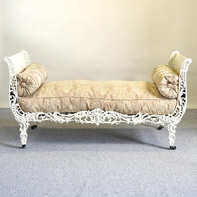 Lot 104 - A French day bed