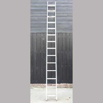 Lot 364 - An aluminium ladder