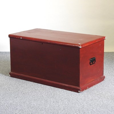 Lot 318 - A Victorian trunk