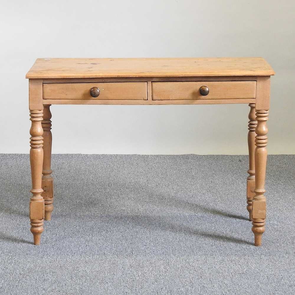 Lot 176 - A pine side table