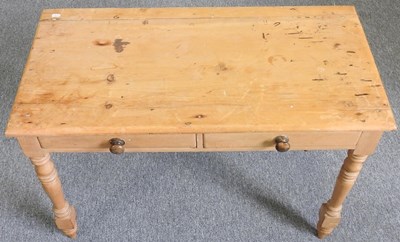 Lot 176 - A pine side table