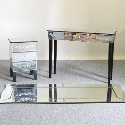 Lot 586 - A table, mirror and cabinet