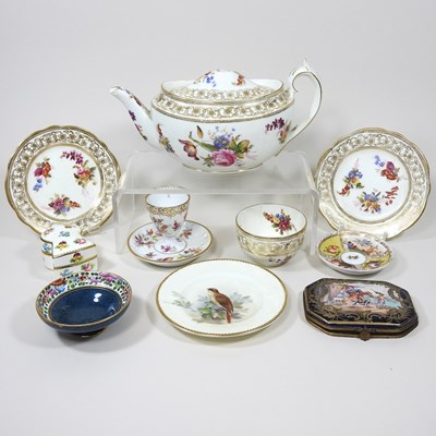 Lot 172 - A collection of porcelain