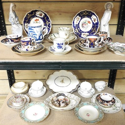 Lot 170 - A collection of porcelain