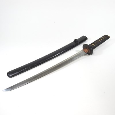 Lot 38 - A Japanese short sword