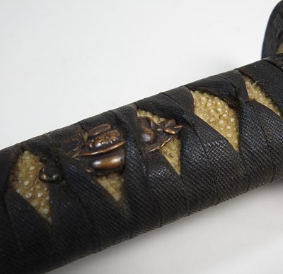 Lot 38 - A Japanese short sword