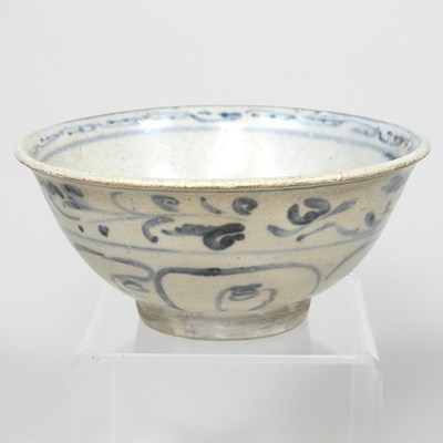 Lot 29 - A blue and white bowl