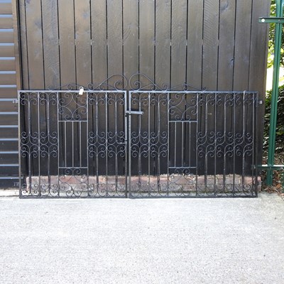 Lot 33 - A pair of iron gates