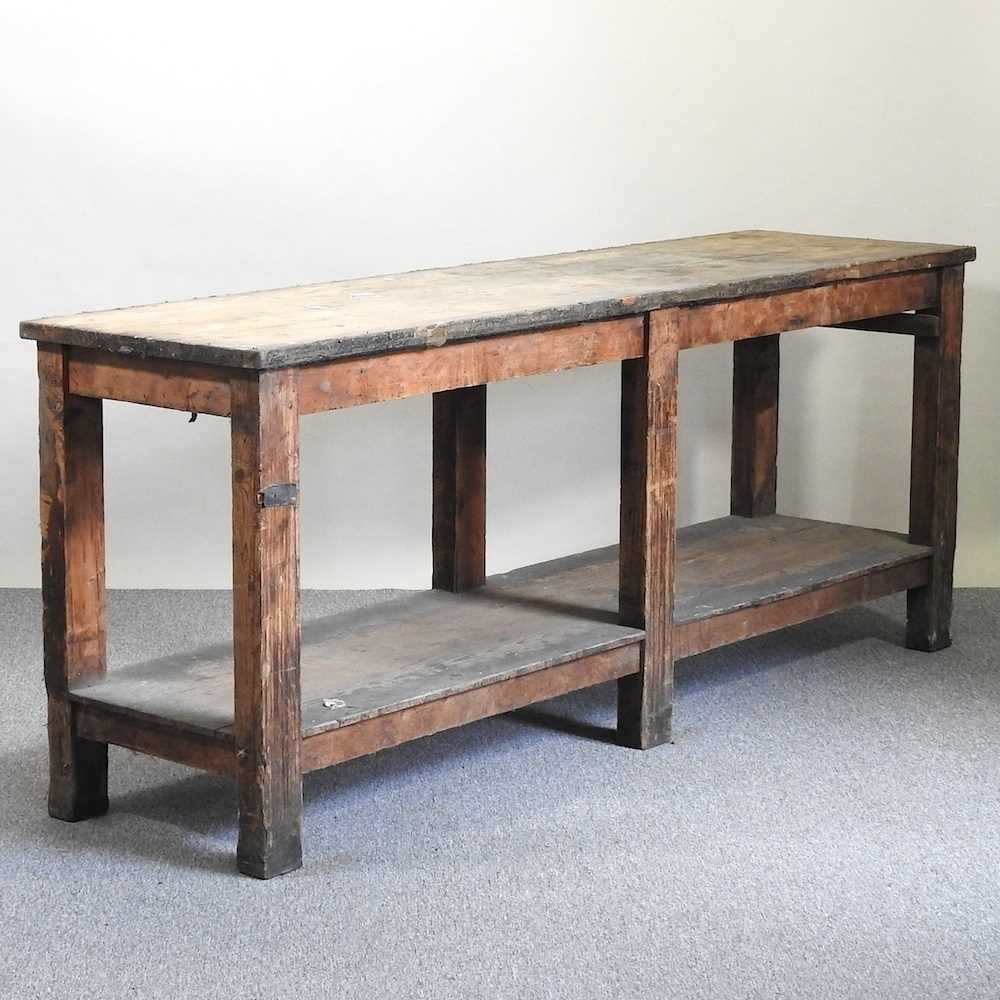 Lot 400 - A pine work bench