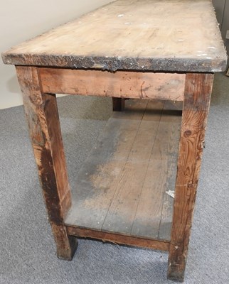 Lot 400 - A pine work bench