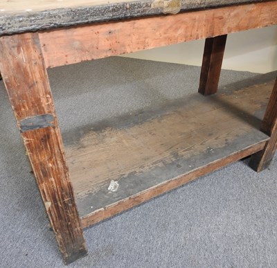 Lot 400 - A pine work bench