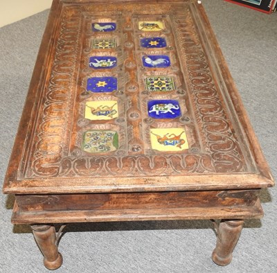 Lot 401 - A coffee table