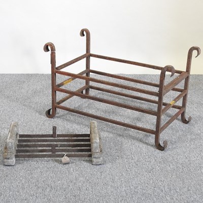 Lot 359 - A grate and boot scraper